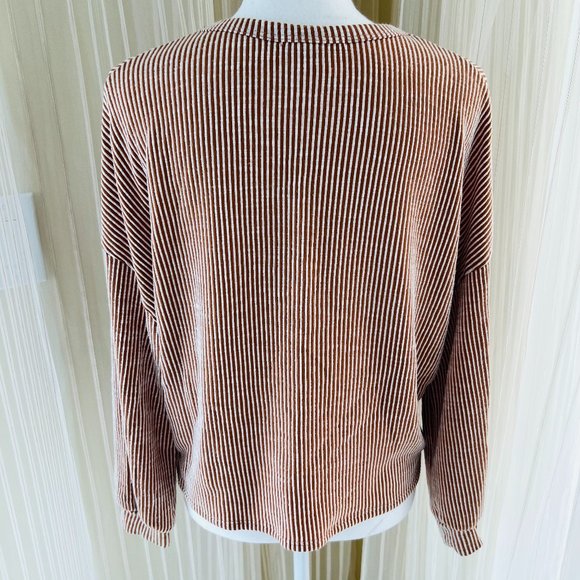 Caution to the Wind top, size M - Picture 2 of 2